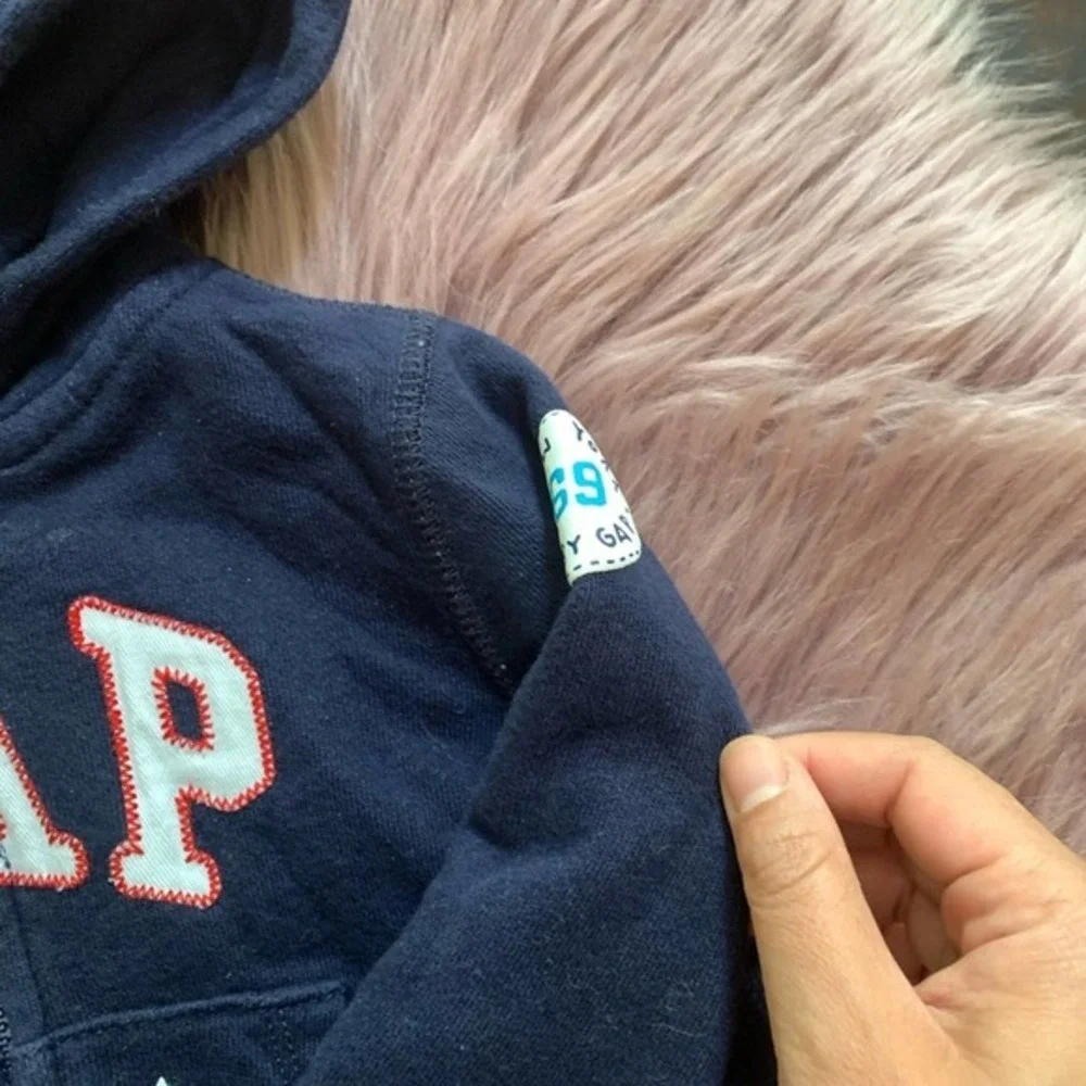 Gap▪️Boys‎ Zip front Hoodie. 12-18 mo